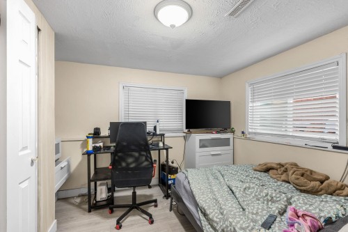 1315 Pitt River Road, Port Coquitlam, BC - Indoor Photo Showing Bedroom