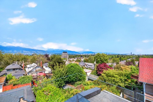 3835 12Th Avenue W, Vancouver, BC - Outdoor
