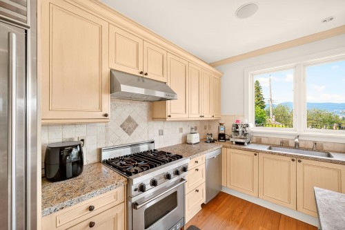 3835 12Th Avenue W, Vancouver, BC - Indoor Photo Showing Kitchen With Upgraded Kitchen