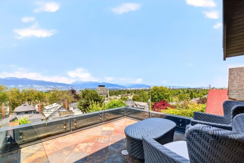 3835 12Th Avenue W, Vancouver, BC - Outdoor