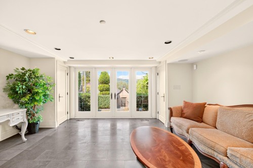 3835 12Th Avenue W, Vancouver, BC - Indoor Photo Showing Living Room