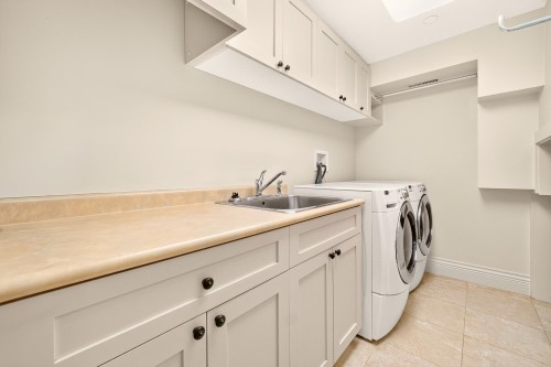 3835 12Th Avenue W, Vancouver, BC - Indoor Photo Showing Laundry Room