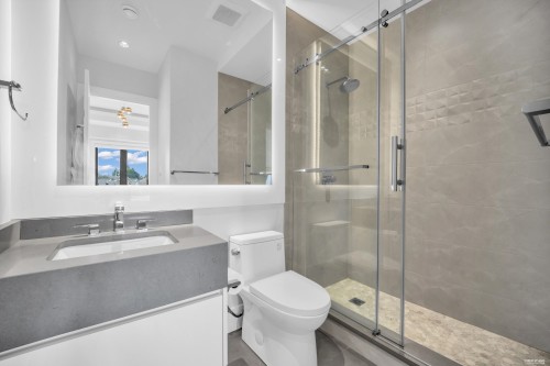 7280 Lombard Road, Richmond, BC - Indoor Photo Showing Bathroom