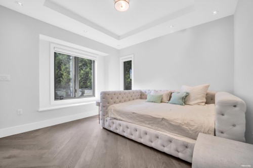 7280 Lombard Road, Richmond, BC - Indoor Photo Showing Bedroom