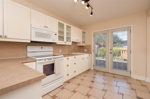 3211 Catalina Crescent, Richmond, BC - Indoor Photo Showing Kitchen