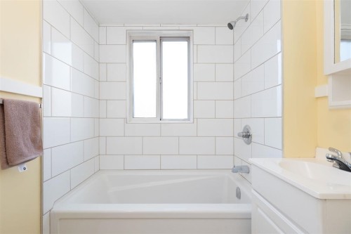 3211 Catalina Crescent, Richmond, BC - Indoor Photo Showing Bathroom