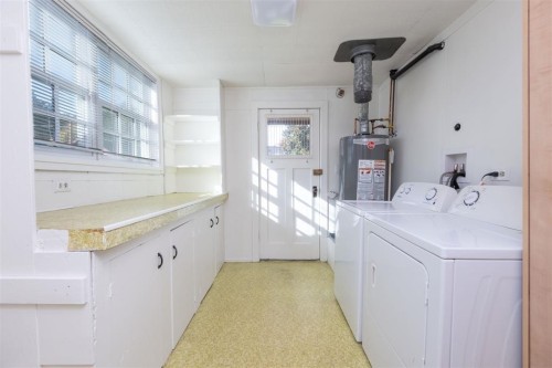 3211 Catalina Crescent, Richmond, BC - Indoor Photo Showing Laundry Room