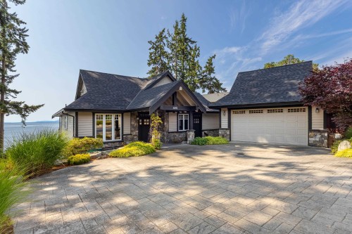6001 Silverstone Lane, Sechelt, BC - Outdoor With Facade