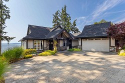 6001 Silverstone Lane  Sechelt, BC V7Z 0T8