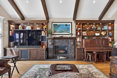 6001 Silverstone Lane, Sechelt, BC - Indoor With Fireplace