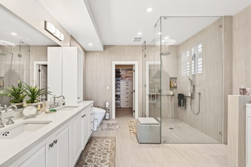 6001 Silverstone Lane, Sechelt, BC - Indoor Photo Showing Bathroom