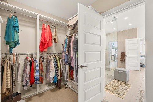 6001 Silverstone Lane, Sechelt, BC - Indoor With Storage