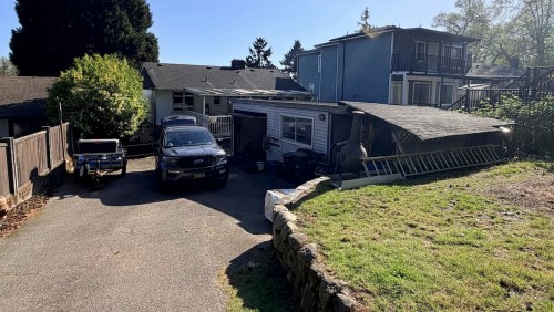 3831 Marine Drive, Burnaby, BC - Outdoor