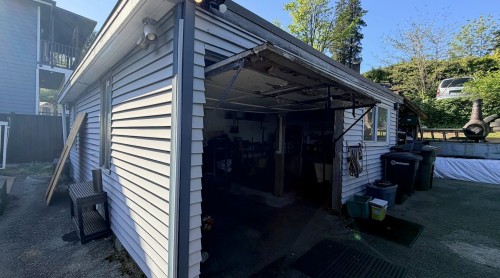 3831 Marine Drive, Burnaby, BC - Outdoor