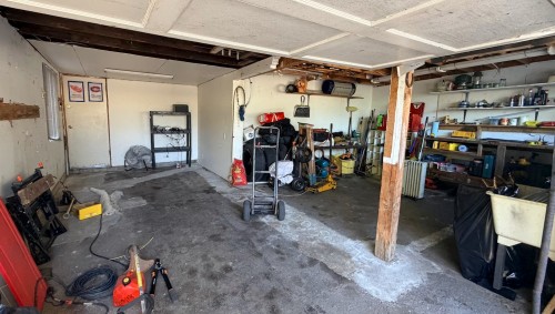 3831 Marine Drive, Burnaby, BC - Indoor