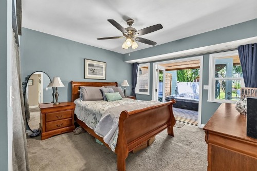415 Eighth Avenue E, New Westminster, BC - Indoor Photo Showing Bedroom