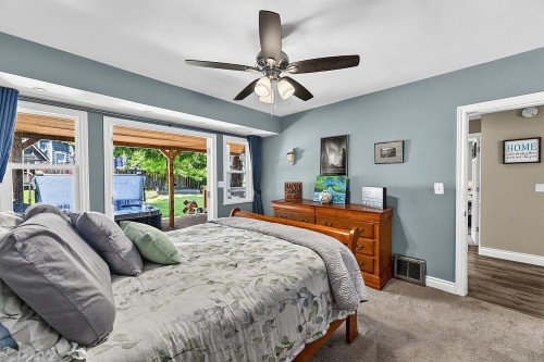 415 Eighth Avenue E, New Westminster, BC - Indoor Photo Showing Bedroom