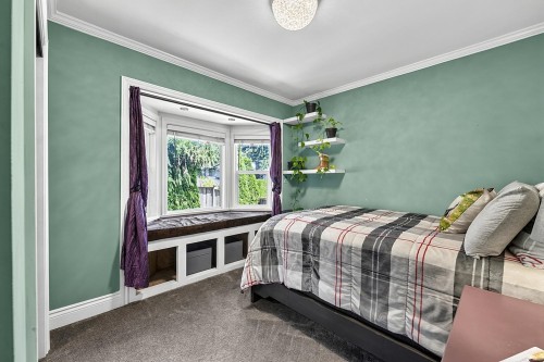 415 Eighth Avenue E, New Westminster, BC - Indoor Photo Showing Bedroom