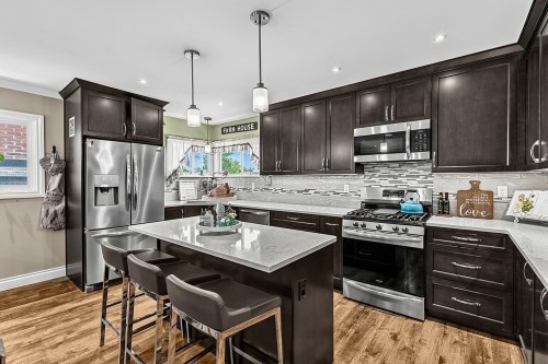 415 Eighth Avenue E, New Westminster, BC - Indoor Photo Showing Kitchen With Stainless Steel Kitchen With Upgraded Kitchen