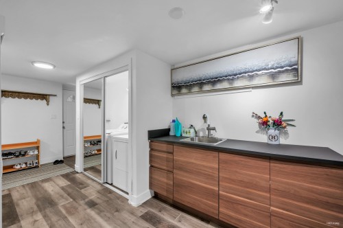 341 Rabbit Lane, West Vancouver, BC - Indoor Photo Showing Other Room