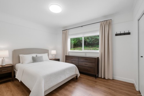 341 Rabbit Lane, West Vancouver, BC - Indoor Photo Showing Bedroom