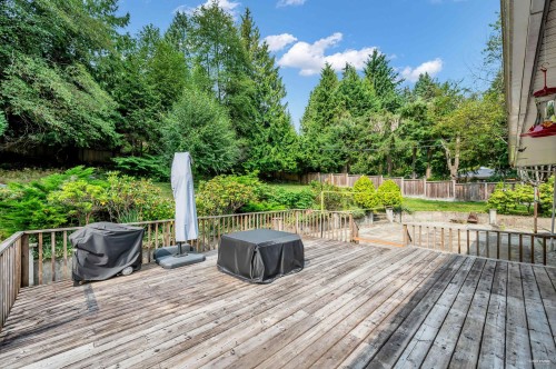 341 Rabbit Lane, West Vancouver, BC - Outdoor With Deck Patio Veranda