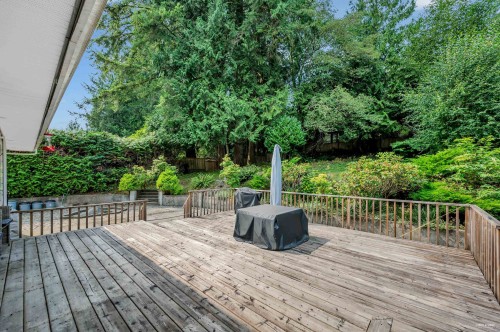 341 Rabbit Lane, West Vancouver, BC - Outdoor With Deck Patio Veranda