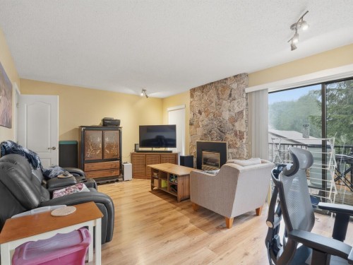 3183 Beacon Drive, Coquitlam, BC - Indoor Photo Showing Living Room With Fireplace