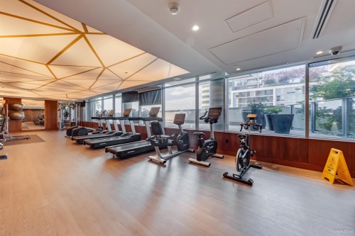 1096-8671 Hazelbridge Way, Richmond, BC - Indoor Photo Showing Gym Room