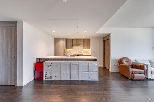 1096-8671 Hazelbridge Way, Richmond, BC - Indoor Photo Showing Other Room