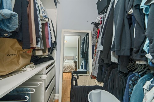 22715 124 Avenue, Maple Ridge, BC - Indoor With Storage