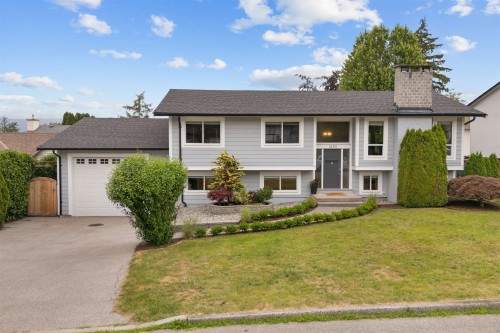 22715 124 Avenue, Maple Ridge, BC - Outdoor With Facade