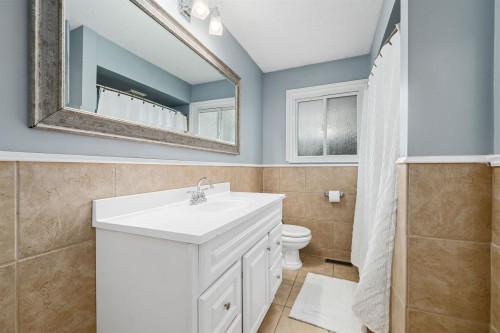 22715 124 Avenue, Maple Ridge, BC - Indoor Photo Showing Bathroom