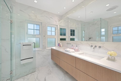 1407 33Rd Avenue W, Vancouver, BC - Indoor Photo Showing Bathroom