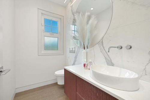 1407 33Rd Avenue W, Vancouver, BC - Indoor Photo Showing Bathroom