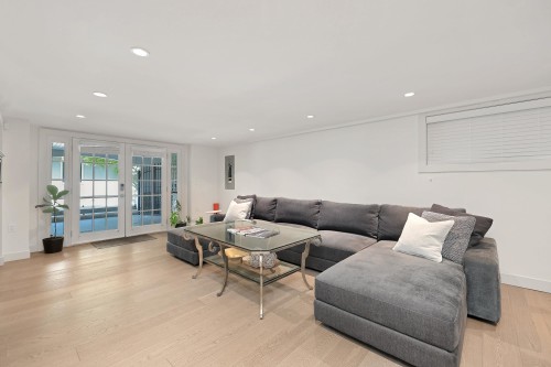 1407 33Rd Avenue W, Vancouver, BC - Indoor Photo Showing Living Room