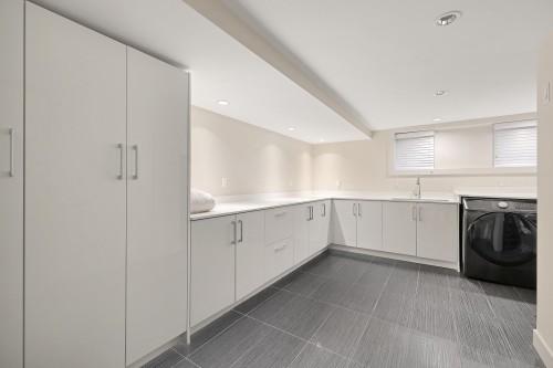 1407 33Rd Avenue W, Vancouver, BC - Indoor Photo Showing Laundry Room