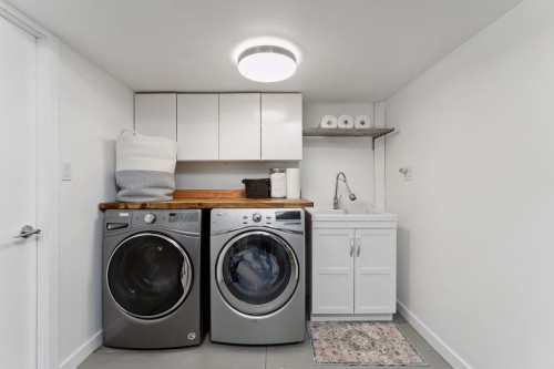 4375 Woodcrest Road, West Vancouver, BC - Indoor Photo Showing Laundry Room