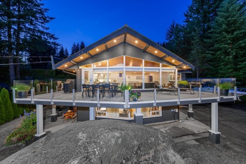 4375 Woodcrest Road, West Vancouver, BC - Outdoor With Deck Patio Veranda