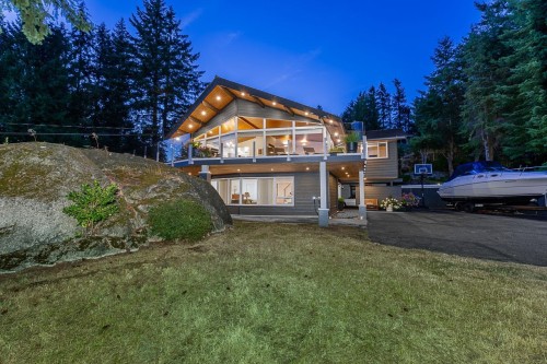 4375 Woodcrest Road, West Vancouver, BC - Outdoor