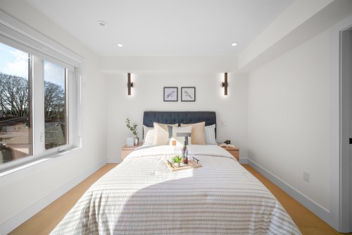 2-3576 Pender Street E, Vancouver, BC - Indoor Photo Showing Bedroom
