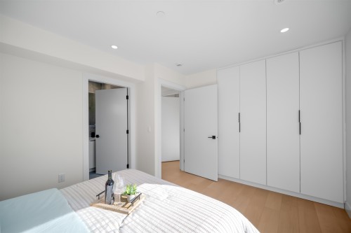 2-3576 Pender Street E, Vancouver, BC - Indoor Photo Showing Bedroom