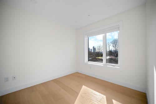2-3576 Pender Street E, Vancouver, BC - Indoor Photo Showing Other Room