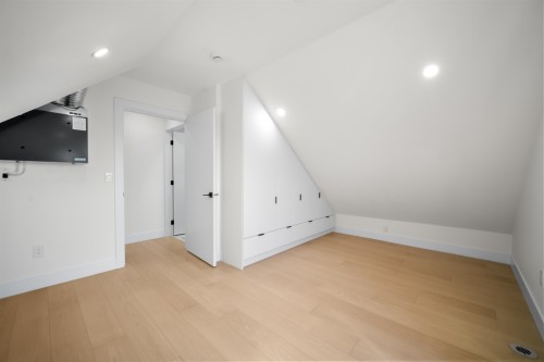 2-3576 Pender Street E, Vancouver, BC - Indoor Photo Showing Other Room