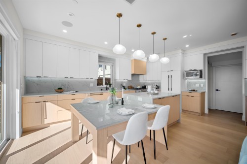 2-3576 Pender Street E, Vancouver, BC - Indoor