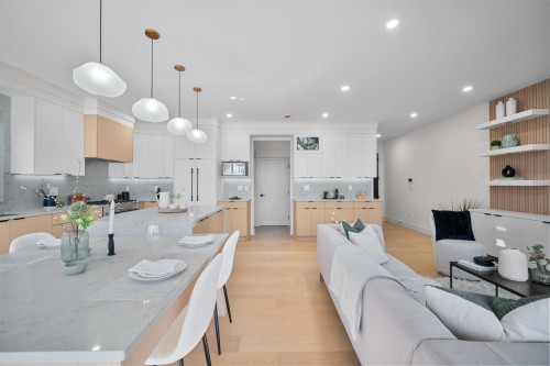 2-3576 Pender Street E, Vancouver, BC - Indoor
