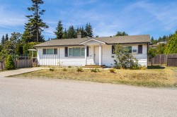 5605 Ocean Avenue Sechelt, BC V0N 3A0
