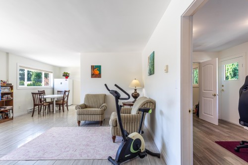 5605 Ocean Avenue, Sechelt, BC - Indoor