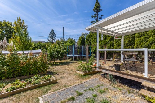 5605 Ocean Avenue, Sechelt, BC - Outdoor