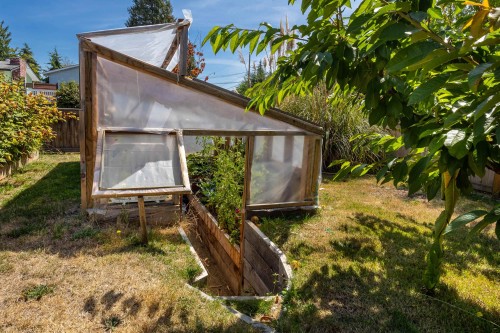 5605 Ocean Avenue, Sechelt, BC - Outdoor